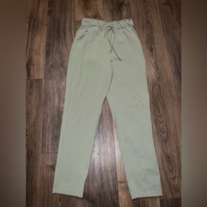 Lululemon high rise size 4